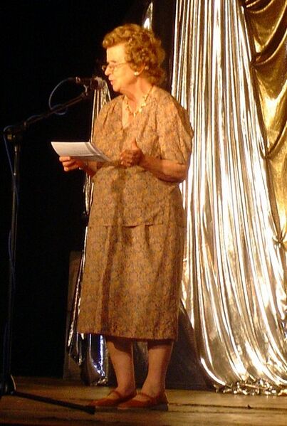 Datei:Priscilla Tolkien.jpg